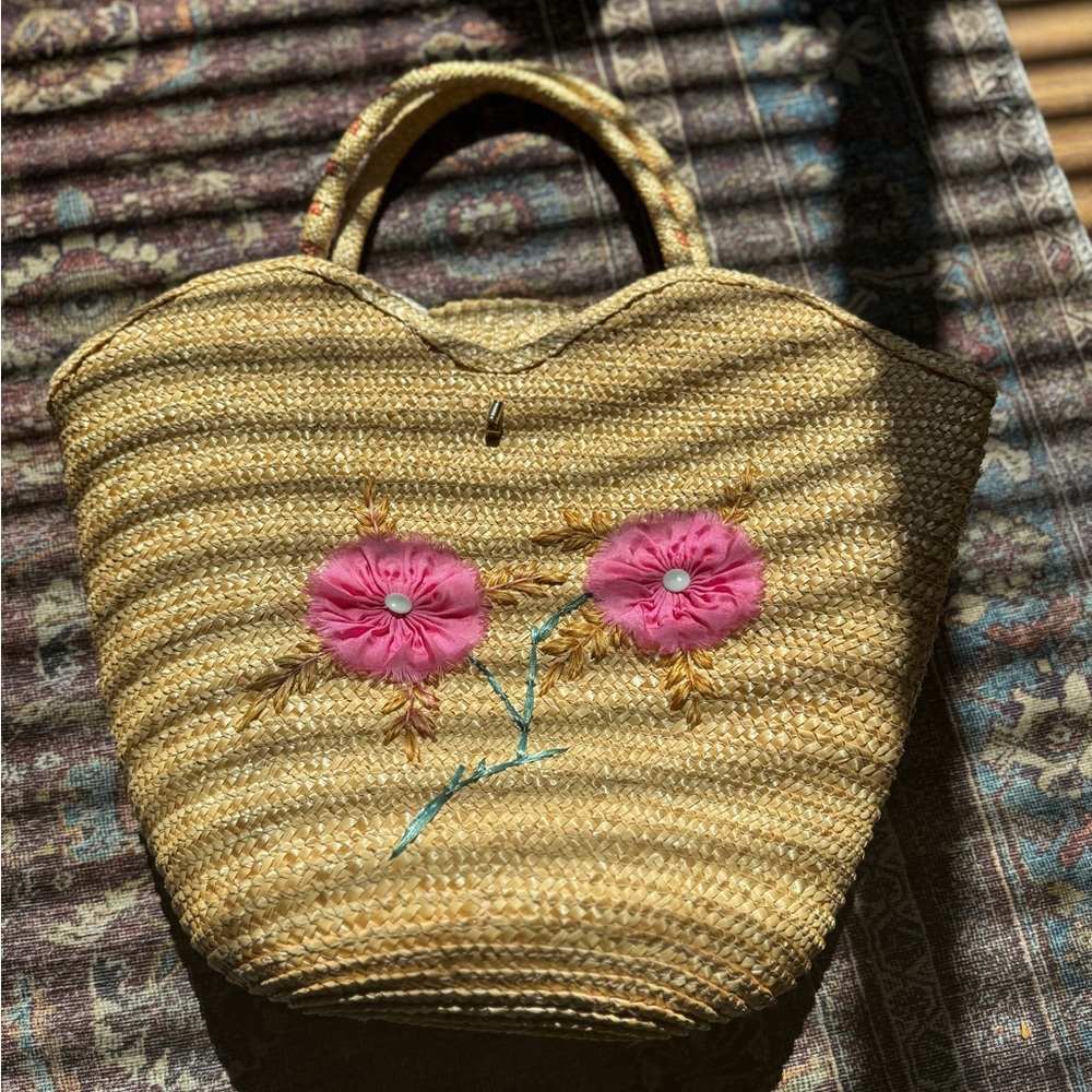 Large straw bag embroidered raffia bag beach bag floral decor BOHO vintage 70s